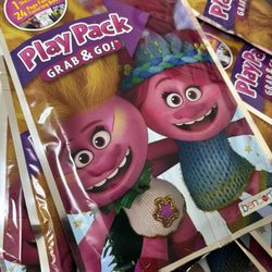 17 pack Trolls Grab n Go drawing pack