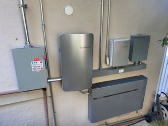 Tesla Battery and 10 Panels ...20k