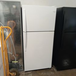 Beautiful Whirlpool 18 Cubic Foot Frost-free Refrigerator Free Delivery