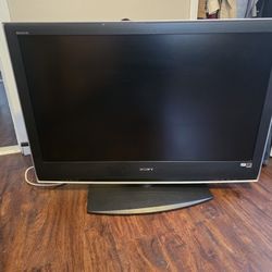 Sony Bravia 40" TV