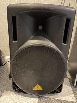 Behringer Eurolive B215A