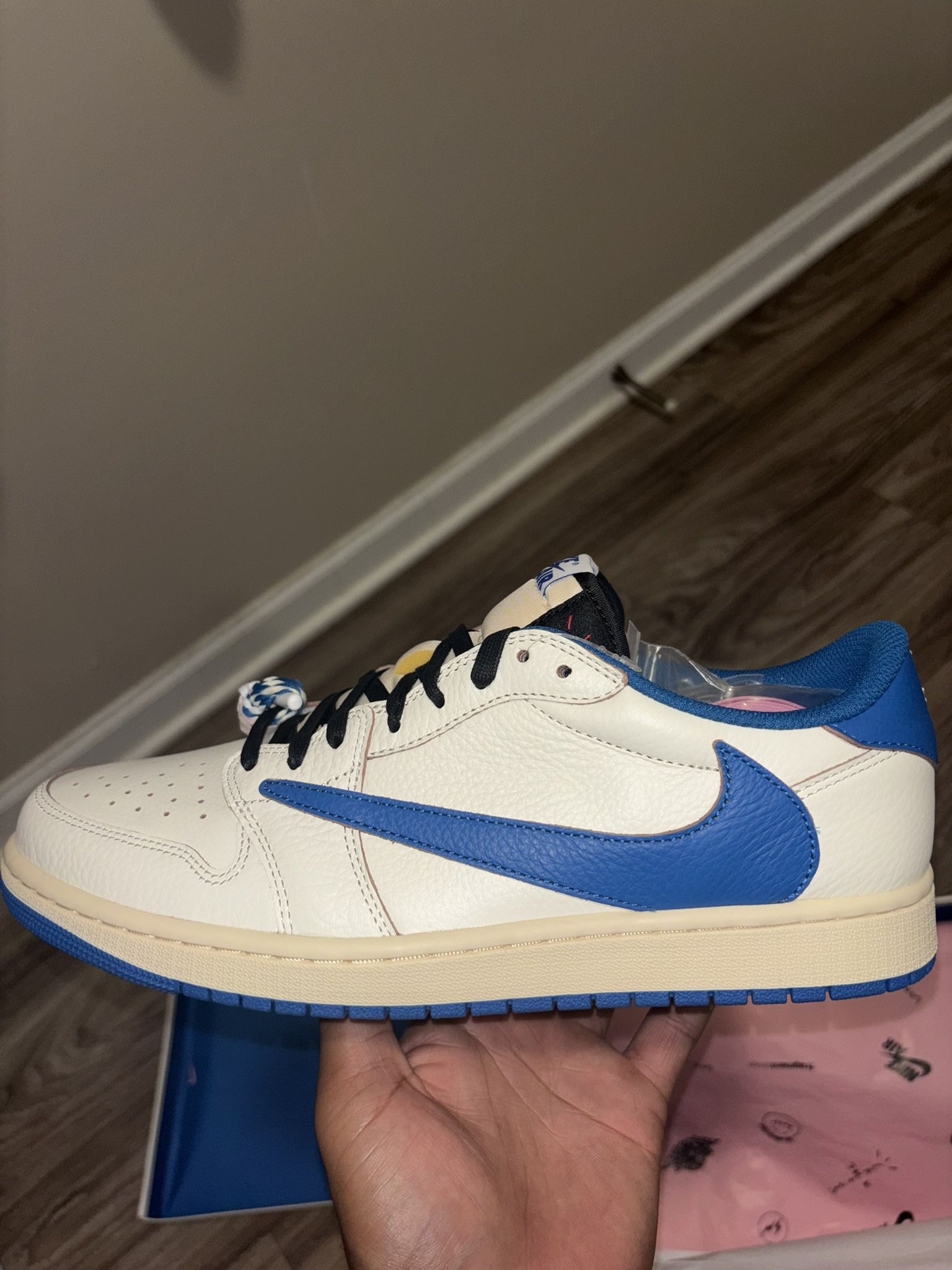 Travis Scott Fragment Design X Air Jordan 1 Low SIZE 11