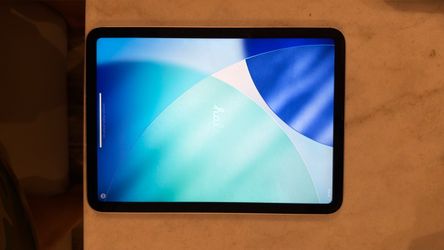 Apple iPad Silver Aluminum Tablet
