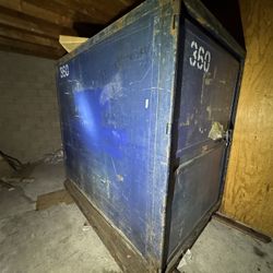 Shipping container and lever dollys