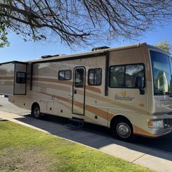 2007 Fleetwood Bounder 32W