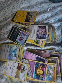 Pokémon TCG Mixed Card Lot 125 cards