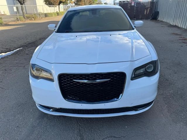2018 Chrysler 300