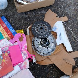 Clutch kit and oil pan