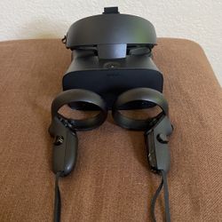 Oculus Rift S - PC Powered VR Headset