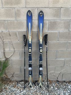 Pair of skis