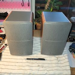 Edifier P12 Bookshelf Speakers 