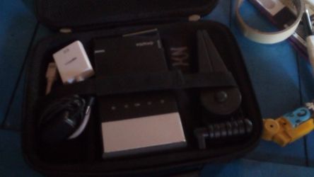 Vamvo portable screen projector