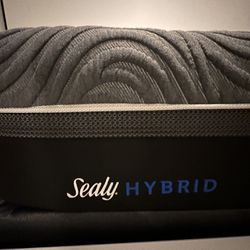 Sealy Hybrid Posturepedic King Size Mattress 