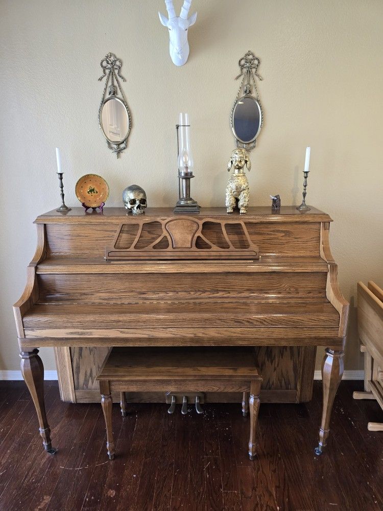 Kawai Piano Upright (Walnut)