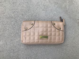 Jessica Simpson wallet