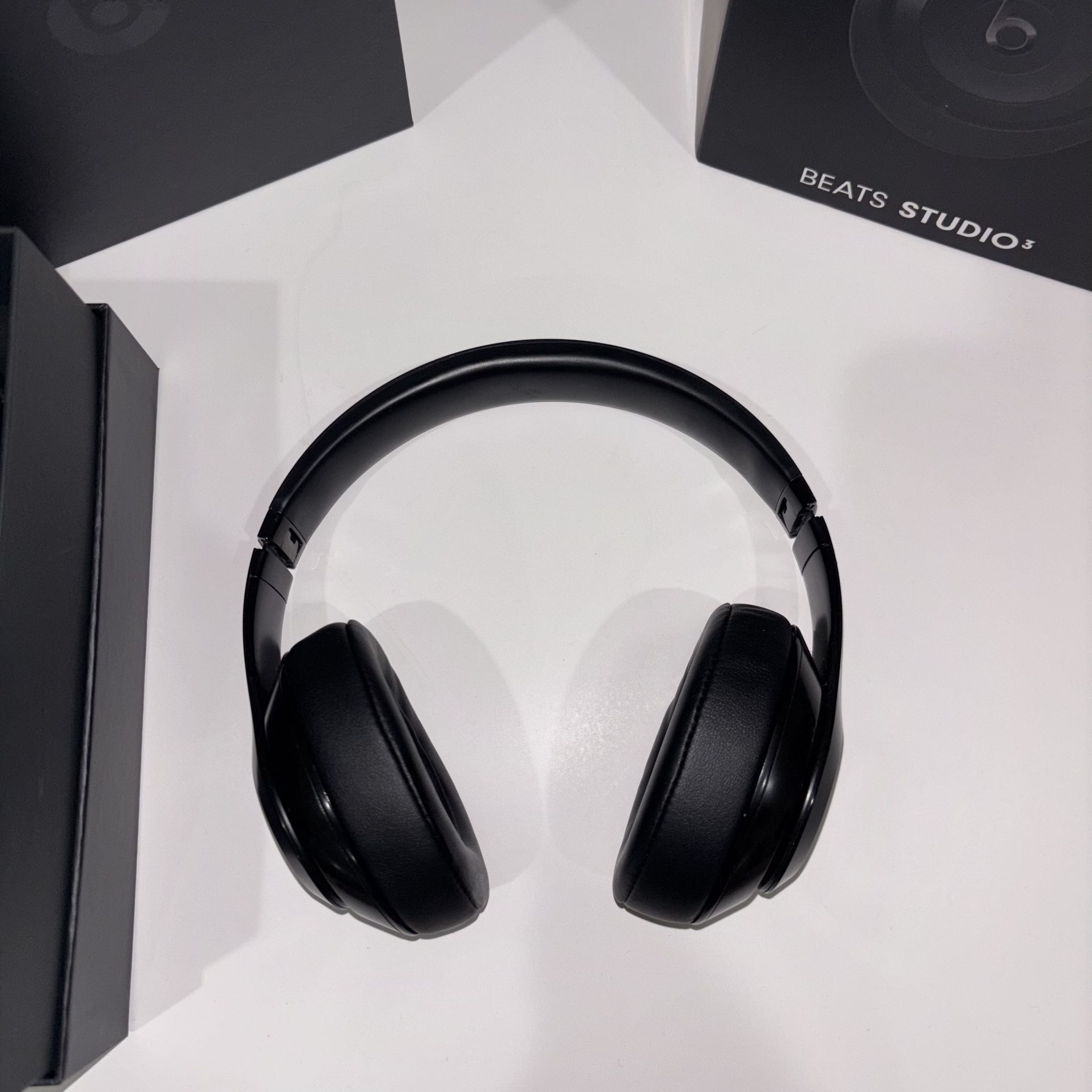 Beats Studio 3 Wireless With Box In Great Condition