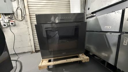 🔥 Brand NEW Miele VitroLine 30” Single Wall Oven – Model: H7280BPGG (Graphite Grey) with DirectSensor S controls. Luxury built-in oven with a clean m