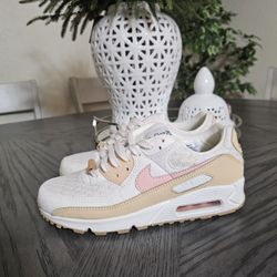 Nike Women Air Max 90.  Size 8.5