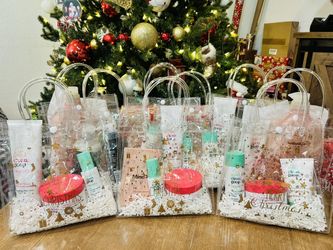 Gift Bags, Gift Baskets, Beauty Bags