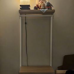 Wall mounted clothes rack