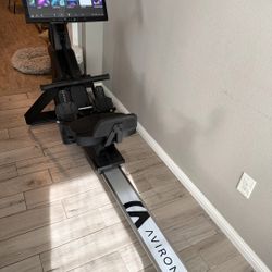 Aviron Stronge Row Machine