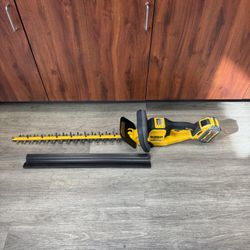 Dewalt FlexVolt 26” Hedge Trimmer DCHT870