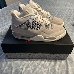 Air Jordan 4 Frozen Moments Retro Size 9.5 Mens Brand New Dead Stock. 