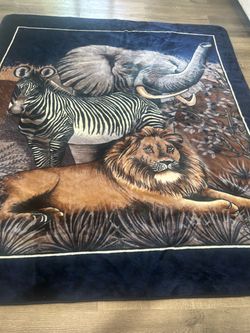 VTG San Marcos Large Safari Animal Plush Blanket