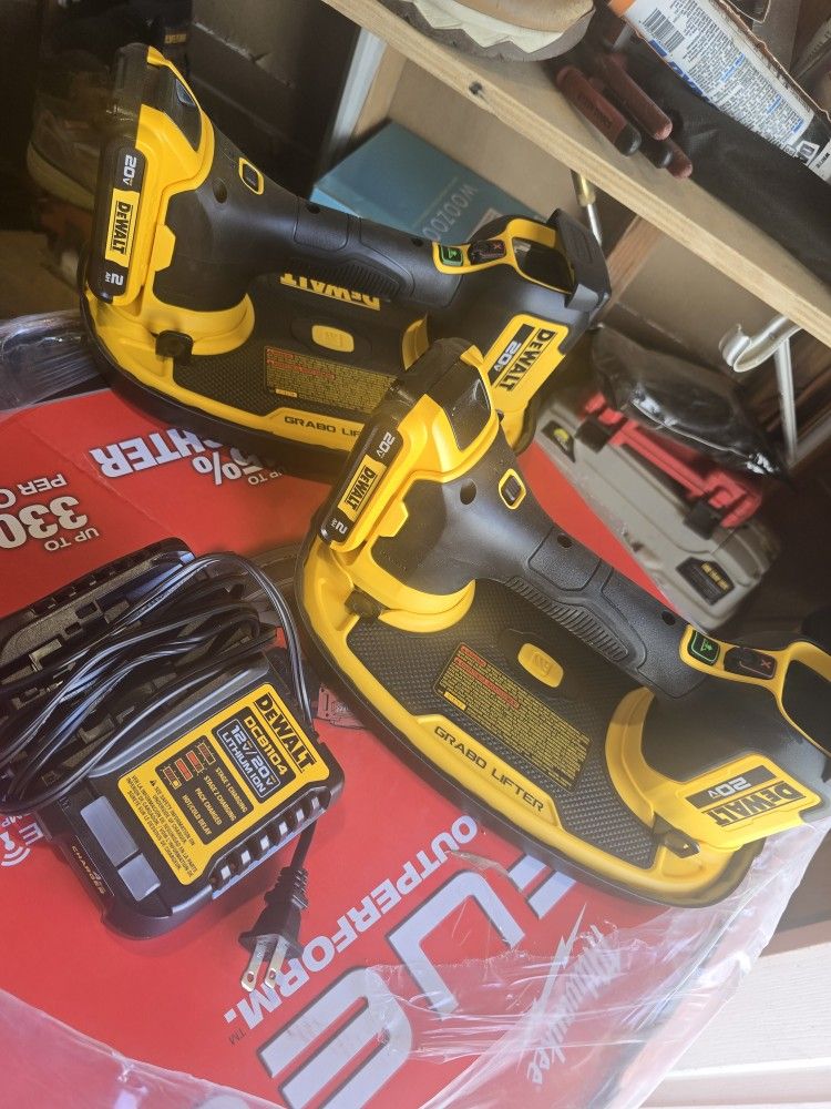 Dewalt Grabo Cups Brand New