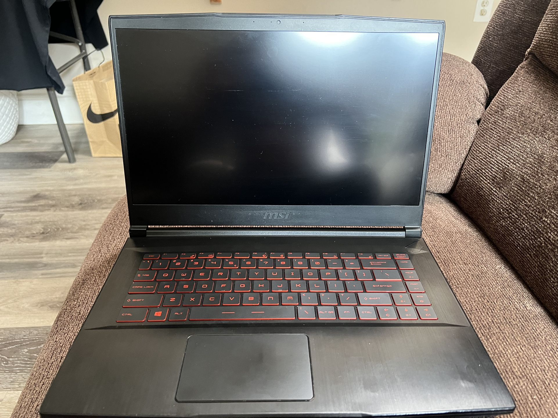 MSI GF63 THIN 10SC Gaming laptop FOR PARTS NO STORAGE!!