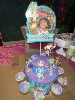 Custom Cake Toppers - Encanto