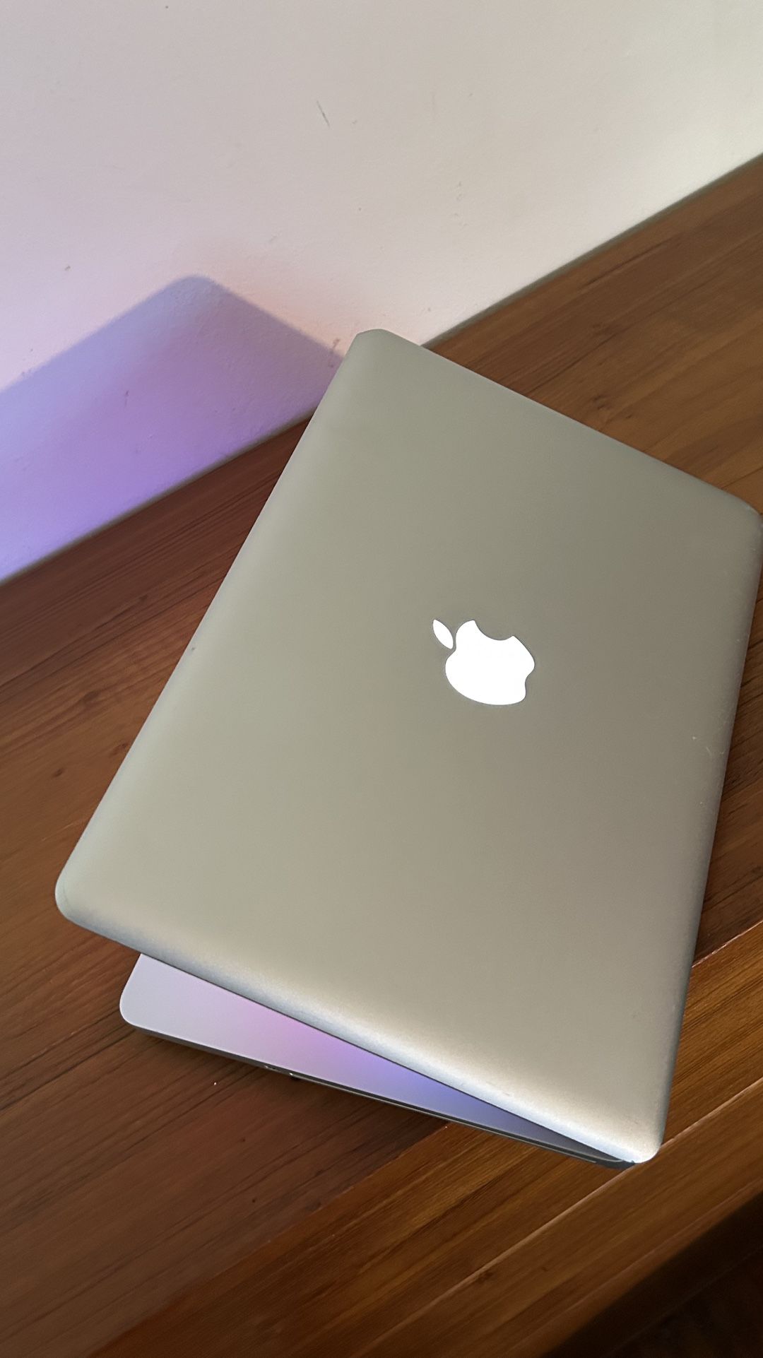Apple MacBook Pro 13” I5/8GB/256GB SSD $140