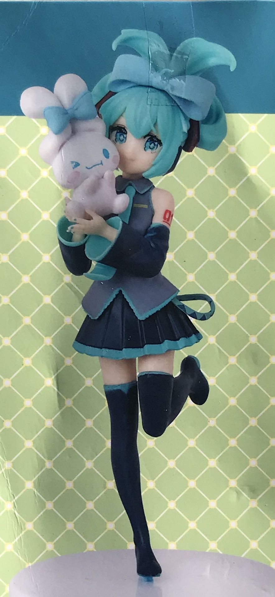 Hatsune Miku x Cinnamoroll Figure