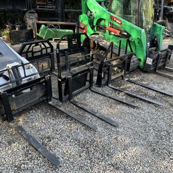 Skid Steer Regular & Mini Pallet Fork Attachment 