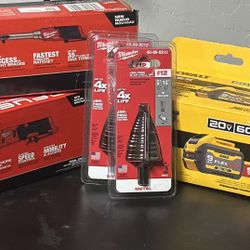 (BRAND NEW) Milwaukee & DeWALT Bundle 