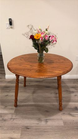 Vintage Solid Oak Drop-Leaf Dining Table – Round / Oval