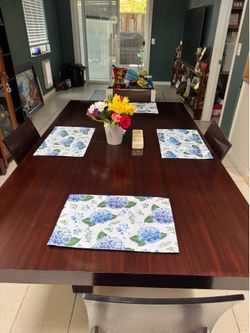 Kitchen table