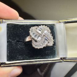Incredible 😍 !! Vintage  Cz Ring !