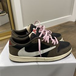 Jordan Retro 1 Low Travis Scott Mochas 