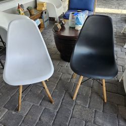 Pair Of Broken You Fix Black White Modern Mcm Style Desk Or Dining Accent Patio Chairs