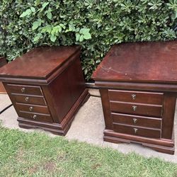 2 nightstands solid wood High 24" Wide 23" Depth 28"