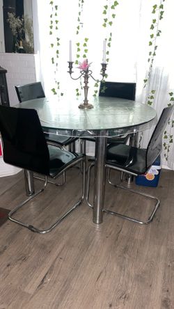 Circle glass table