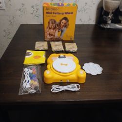 Children's Mini Pottery Wheel