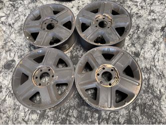 Chevy trailblazer 17 inch aluminum rims, 6 on 127mm. Fits GMC Envoy