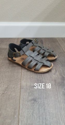Boys sandles size 10