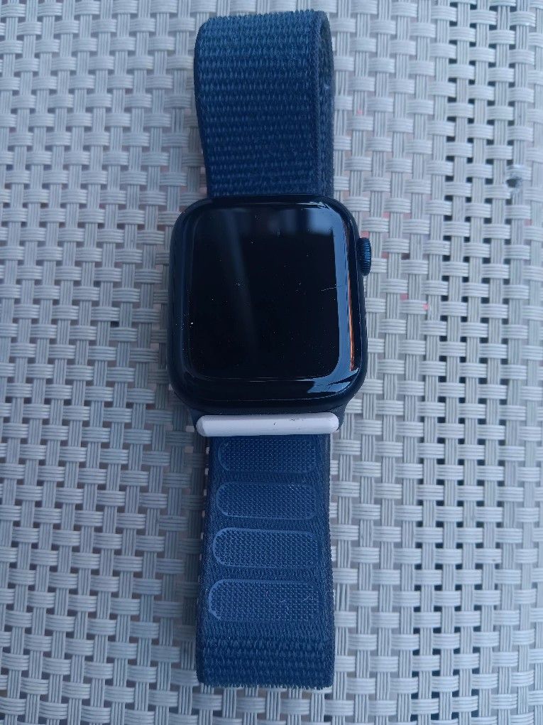 APPLE IPHONE WATCHES 9 SERIES,https://offerup.com/redirect/?o=NDUuTU0=