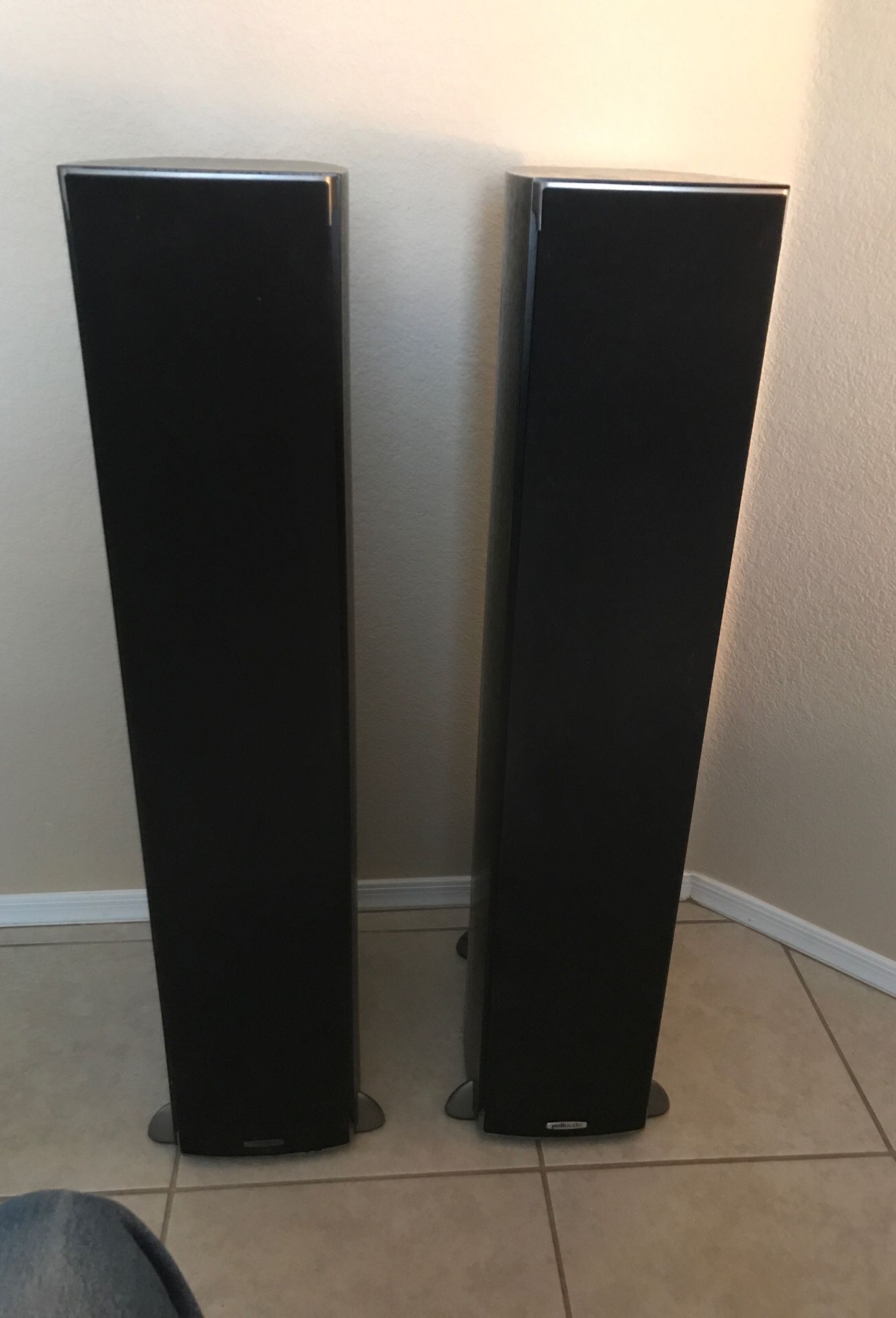 2 RTi A5 Polk speakers