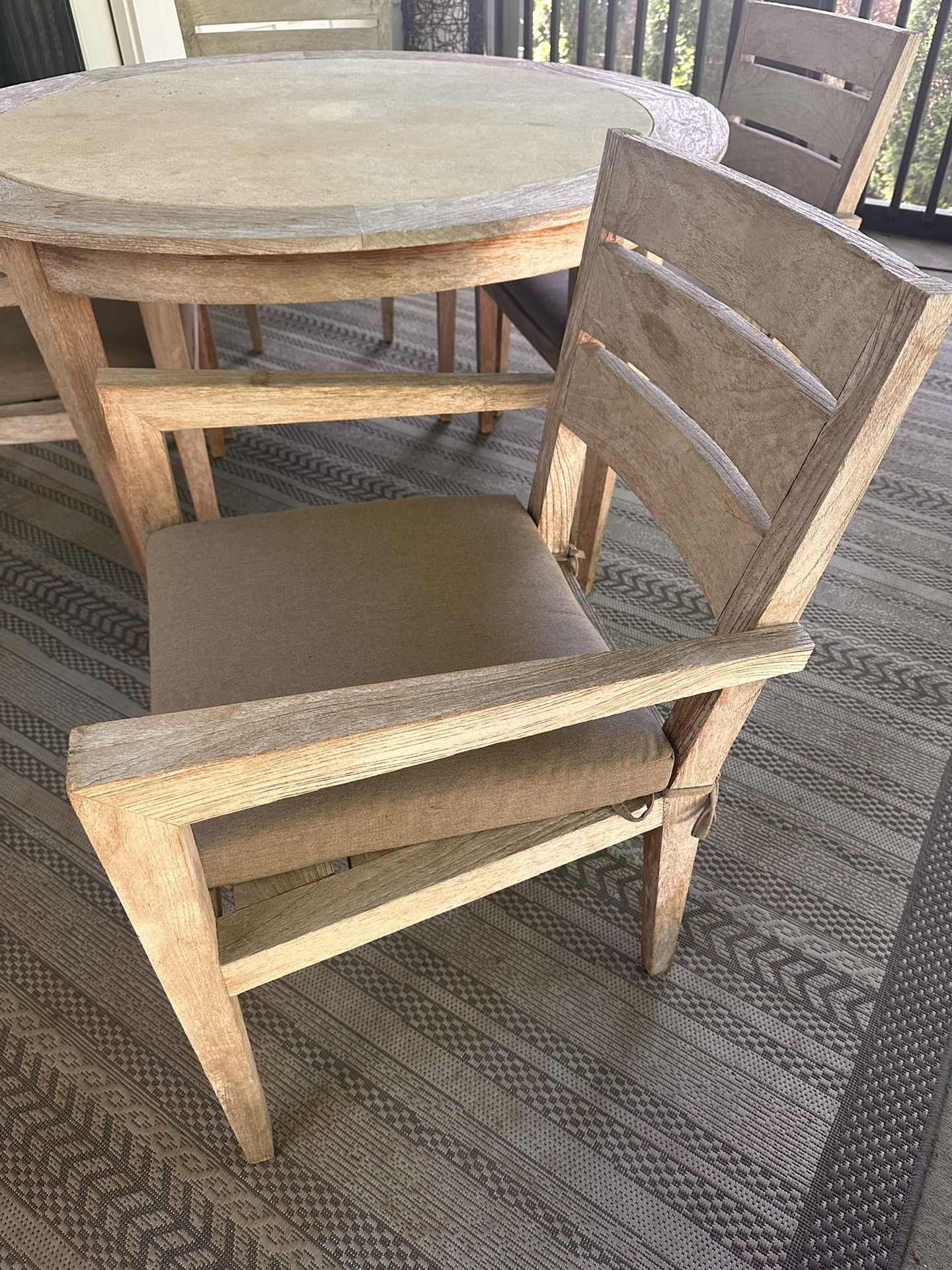 Outdoor/screen Porch Table And Chairs