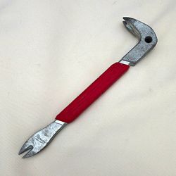 Milwaukee Steel Pry Bar Nail Puller Wrecking Bar Red/Silver Rubber Handle