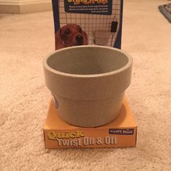 Dog crate bowl NWT